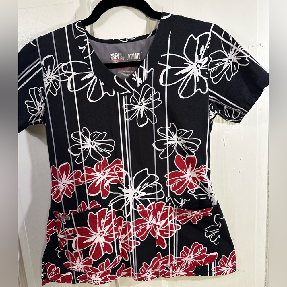 Grey’s Anatomy By Barco Signature Short Sleeve Scrub Top Floral Women’s Size XS - Picture 3 of 11